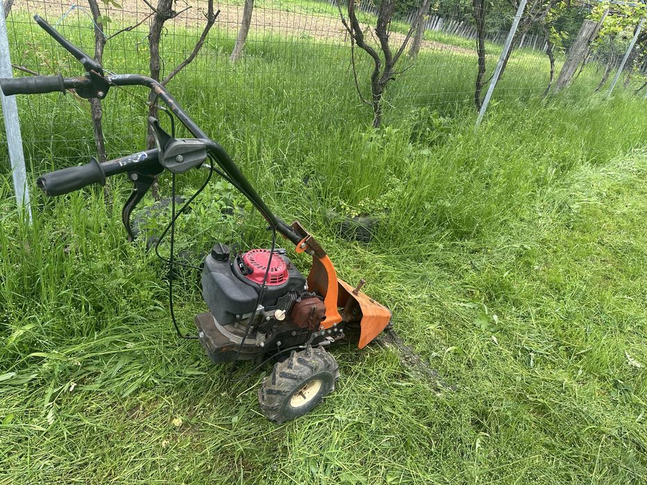 Motocositoare Gardenline cu motor Honda 5.5 CP