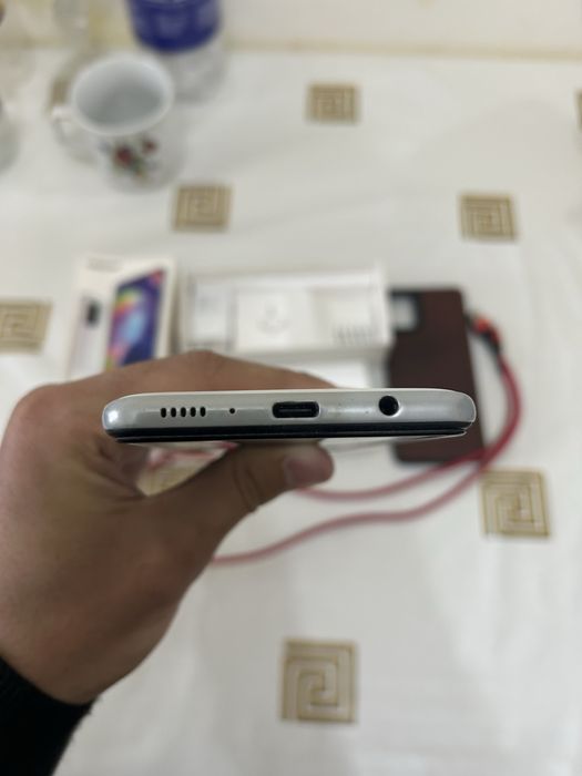 Samsung телефон сатылады