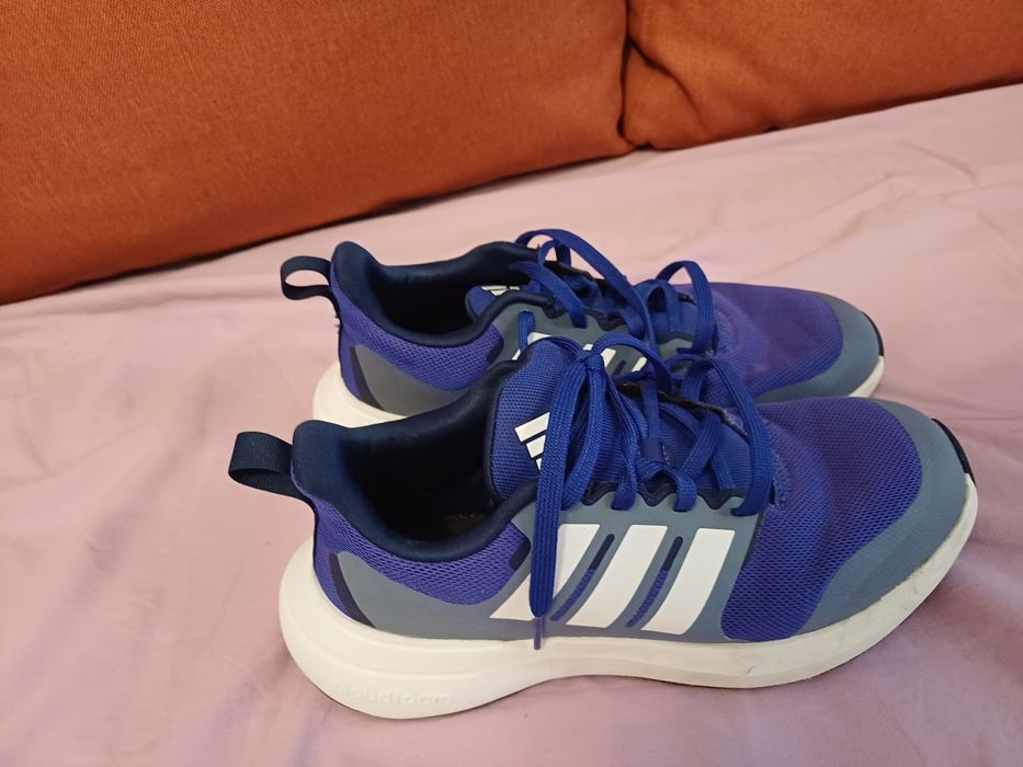 Adidasi Adidas marimea 38