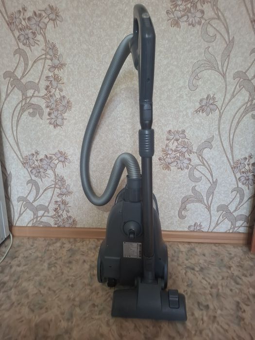 Продам пылесос LG
