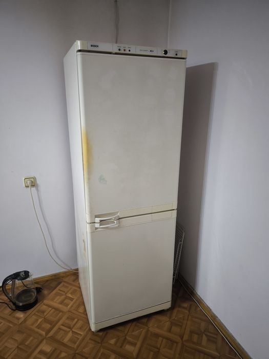 Продаётся холодильник Bosch и Зил-москва, рабочие