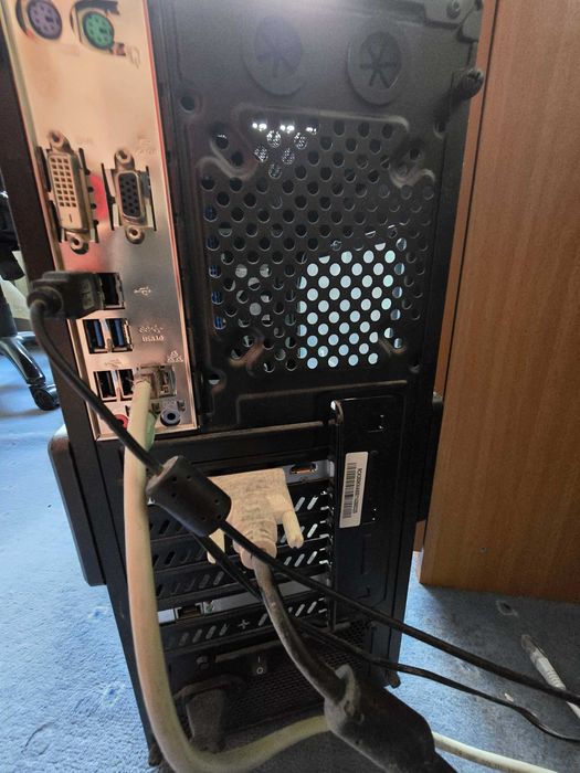 Домашен/Офис Настолен Компютър + Компоненти