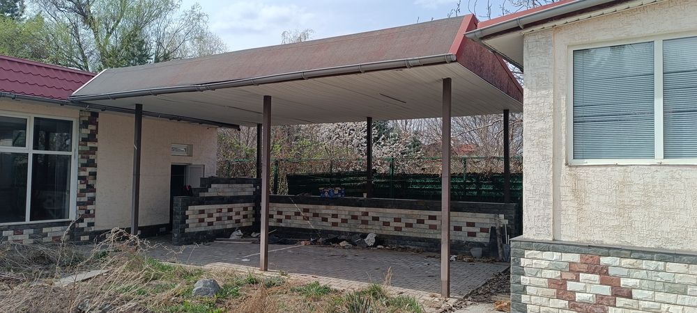 Продам окна, двери, навес, стульчик