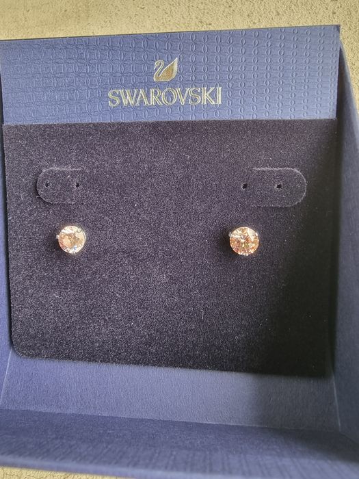 Обеци Swarovski с розов кръгъл кристал, с винт