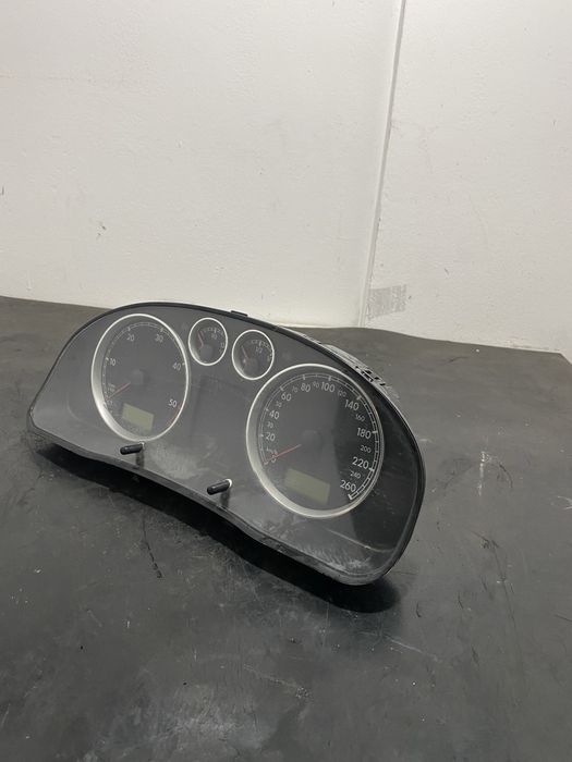 Ceas ceasuri bord Volkswagen Vw Passat B5.5 1.9 TDI maxidot  AVF 1.9