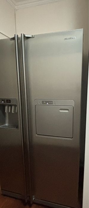 холодильник Samsung