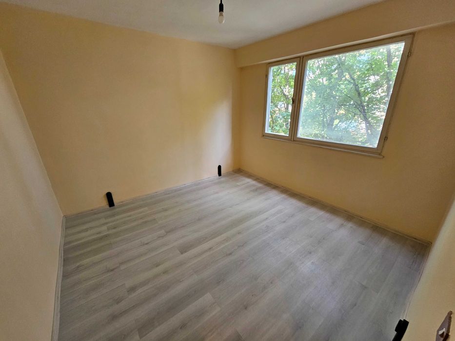 Дава се под наем Двустаен апартамент в Разград, Орел - 58 кв.м за 204 € - Снимка #2