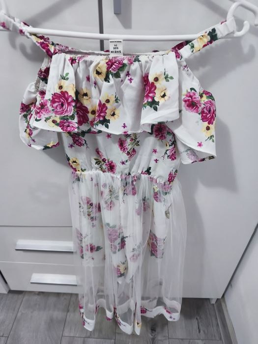 Salopetă fetițe model fustă-pantaloni Shein, mărime 7 ani