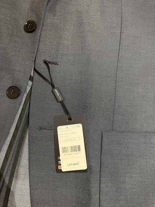 Costum barbati nou cu eticheta