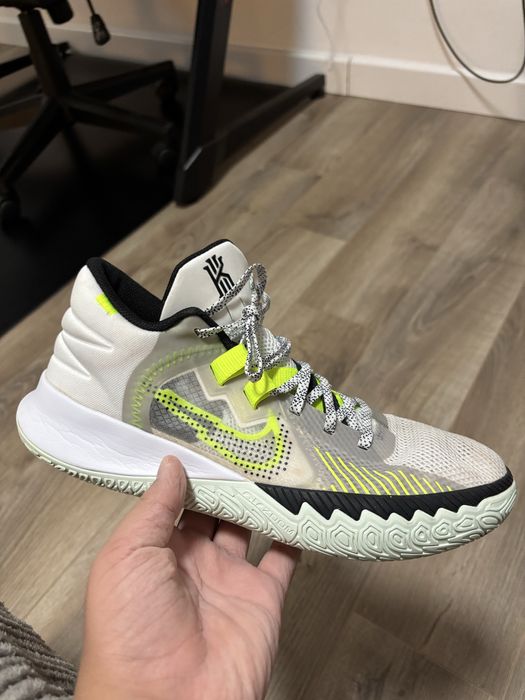 Nike Kyrie Flytrap
