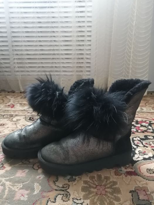 Продам тёплые угги