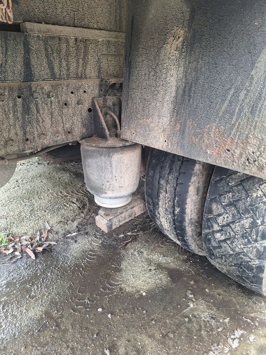 Man 10 tone de vânzare  basculantă sau schimb cu auto