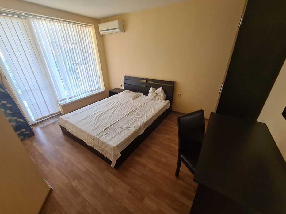 Дава се под наем Тристаен апартамент в Бургас, Славейков - 70 кв.м за 306 € - Снимка #1