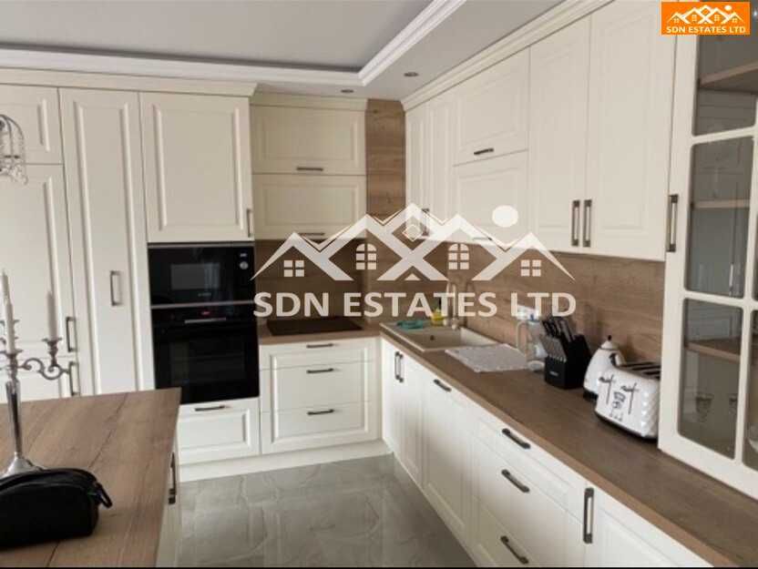 Продава се Тристаен апартамент в Казанлък - 105 кв.м за 1214 €/кв.м - Снимка #1