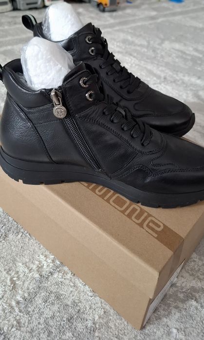 Кожанные женские кроссовки