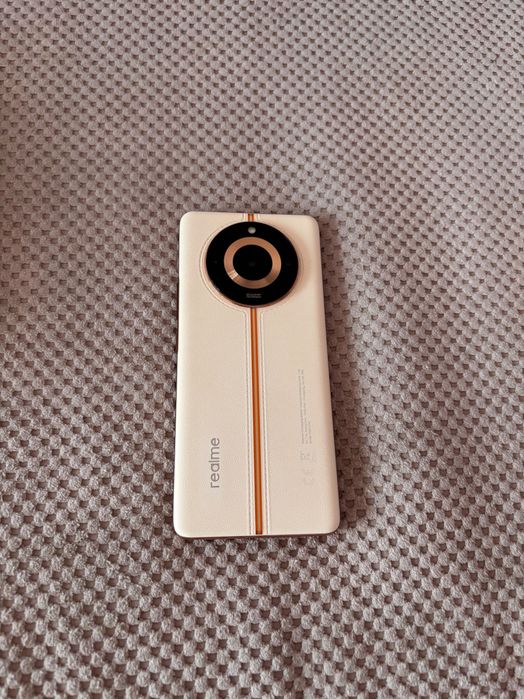 Realme 11 Pro+  HD: 512, RAM: 12