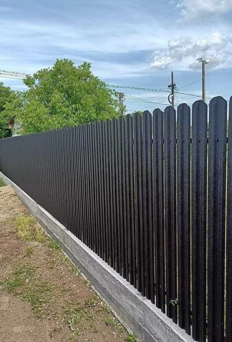 Garduri si porti din panou stil jaluzele, sipca metalica, tabla cutata, plasa bordurata, BCA, fier forjat si alte modele
