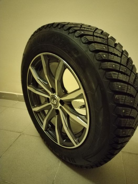 Шипованная резина с диском