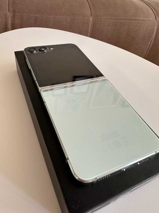 Galaxy Z Flip 5 с гаранция