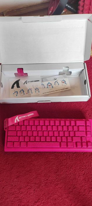 ATTACK SHARK X68 HE PINK – NOUĂ, SIGILATĂ | HALL EFFECT | RAPID TRIGGER | 8000Hz  Tastatură gaming mecanică magnetică ATTACK SHARK X68 HE roz