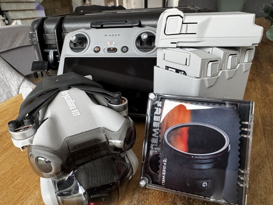 DJI mini 4 pro fly more