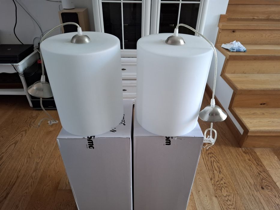 Vând abajur sticlă albă mat