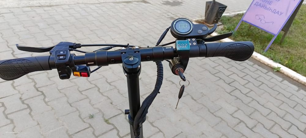 Продам электро самокат 2WD