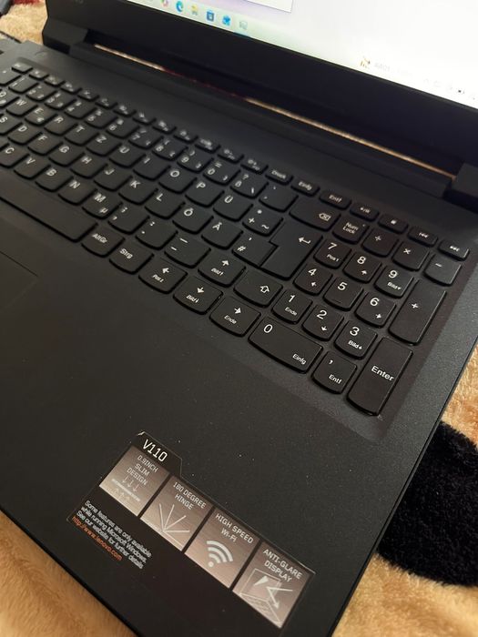 Schimb laptop Lenovo V110 cu o placa video