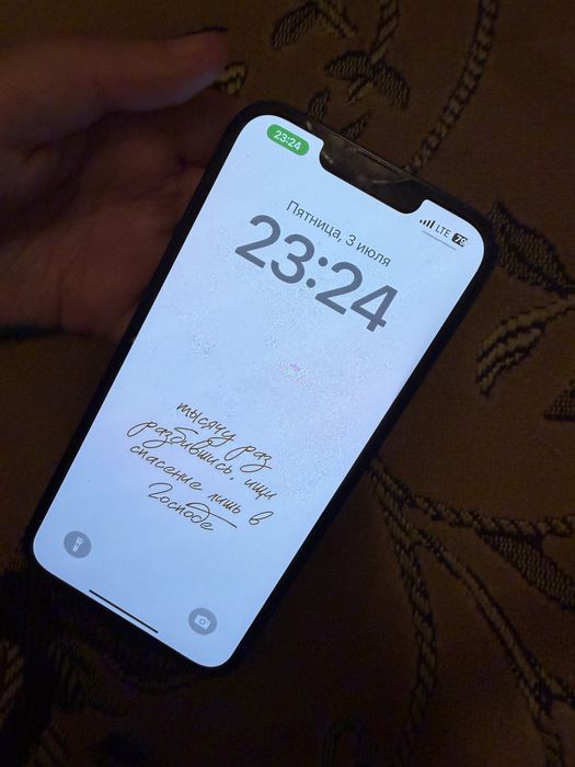 iPhone 13 в идеальном состоянии