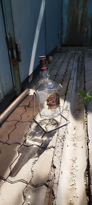 Продам бутыли стеклянные