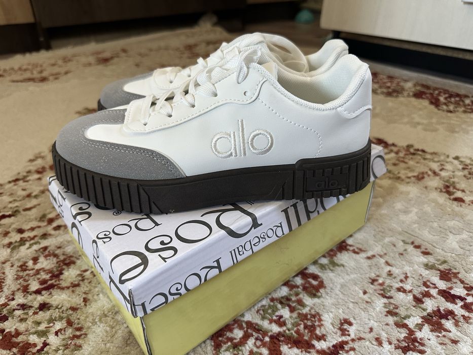 Кроссовкий сатылады новый