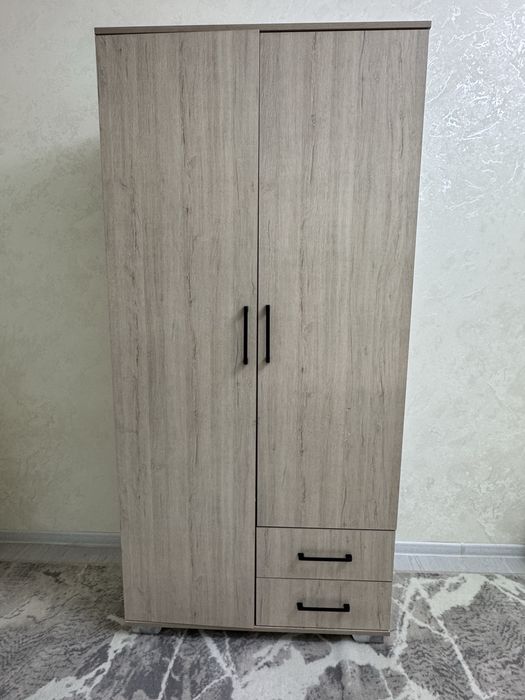 Shkaf , 2 ta krovat va tyurmo sotiladi