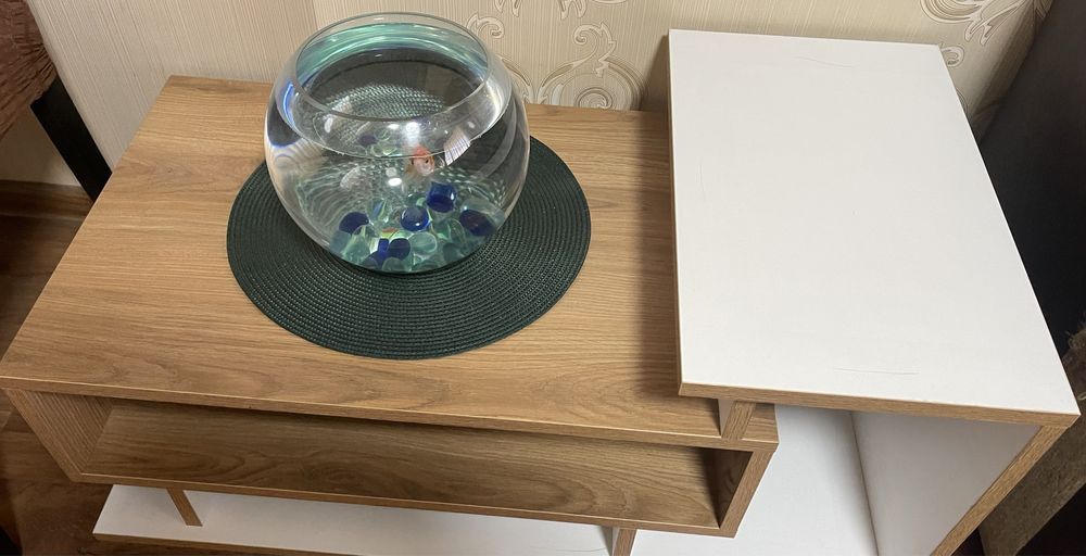 Продавам маса за хол