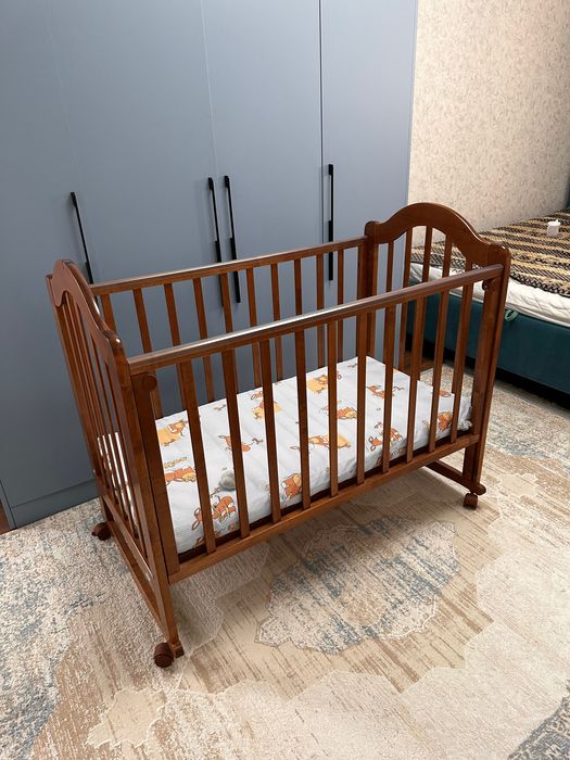 Детская кроватка