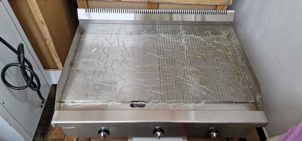 Plita profesionala  neted+striat GAZ 3 zone 90cm TRANSPORT GRATUIT