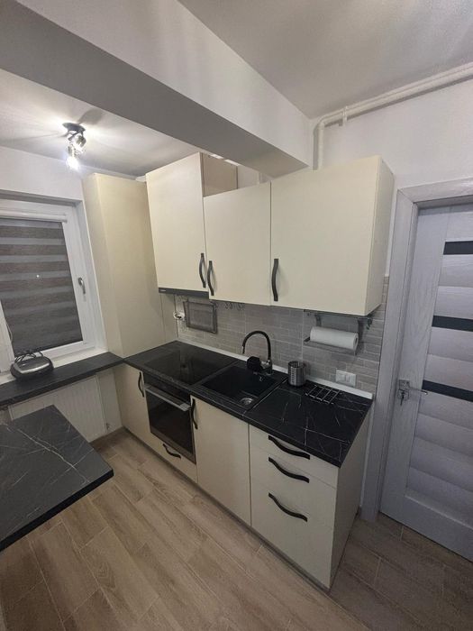 Apartament cu parcare în Apărătorii Patriei_de vânzare