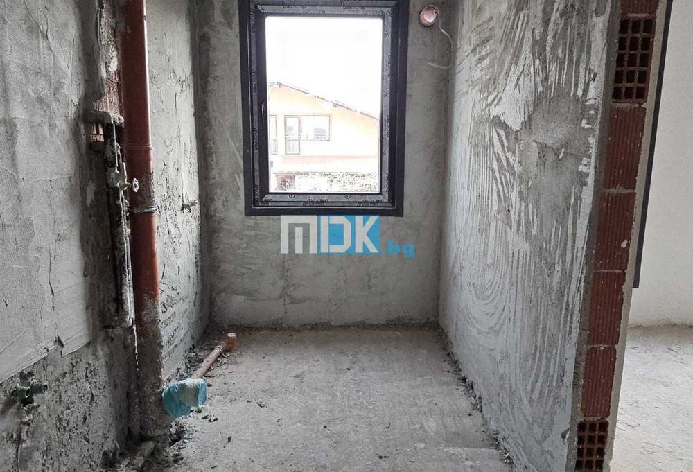 Двуетажна къща с 3 спални