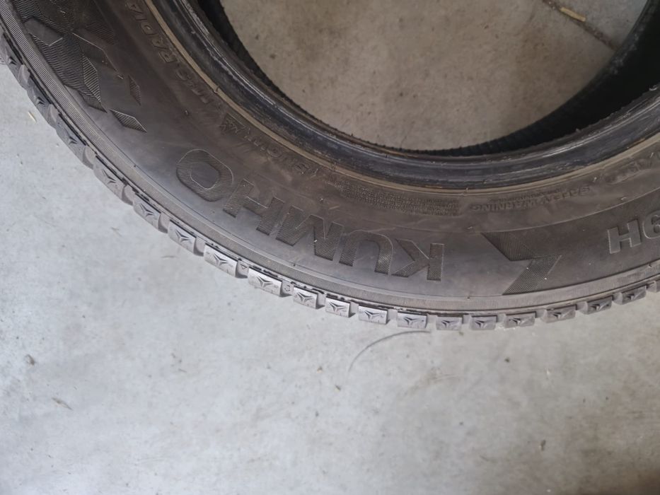 4 anvelope iarna Kumho 215 60 16 stare buna