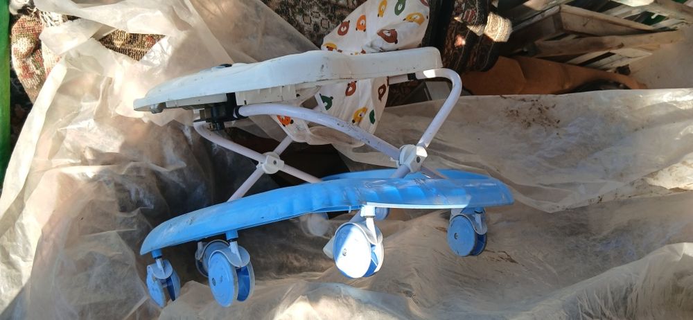 Продаю детский ходунки