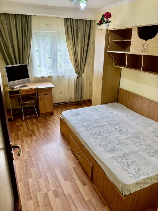 Vând apartament 3 camere Pitești