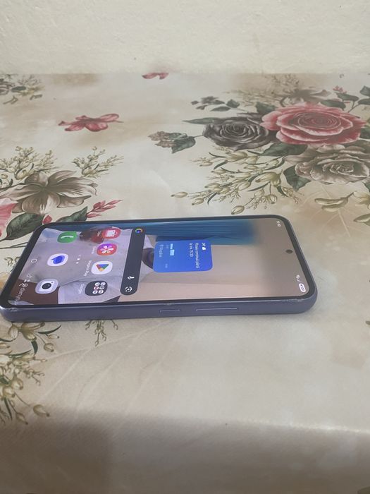 Vand sau schimb iphone 11 pro max si samsung a54