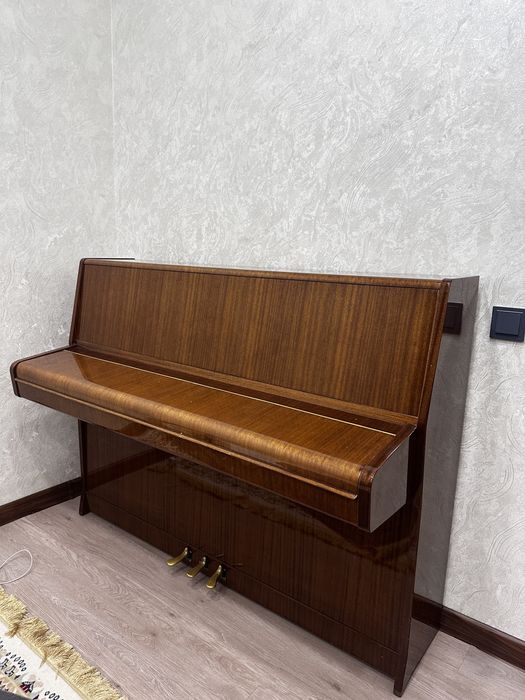 Пролам пианино в отличном состоянии