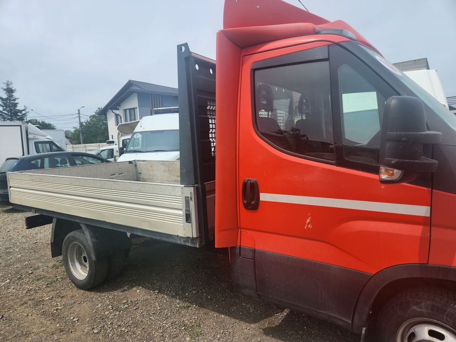 Bena 3.20m cu 2.10m Renault master