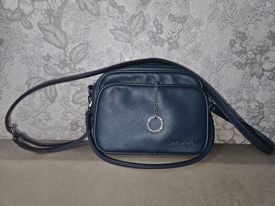 Продам сумочку кросбоди Fabbiano