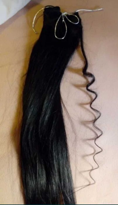 Естествена коса на треса.Дълга 60 см.