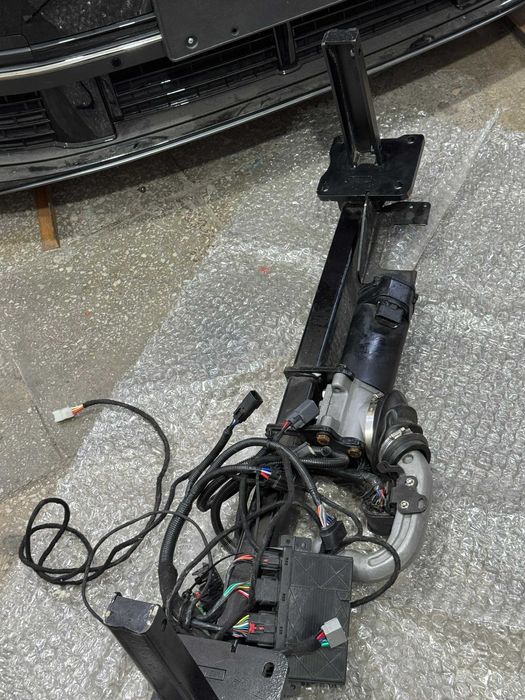 Фаркоп электрический складной LIXIANG L9