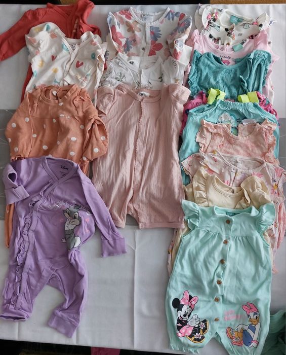 Vând hăinuțe de copii