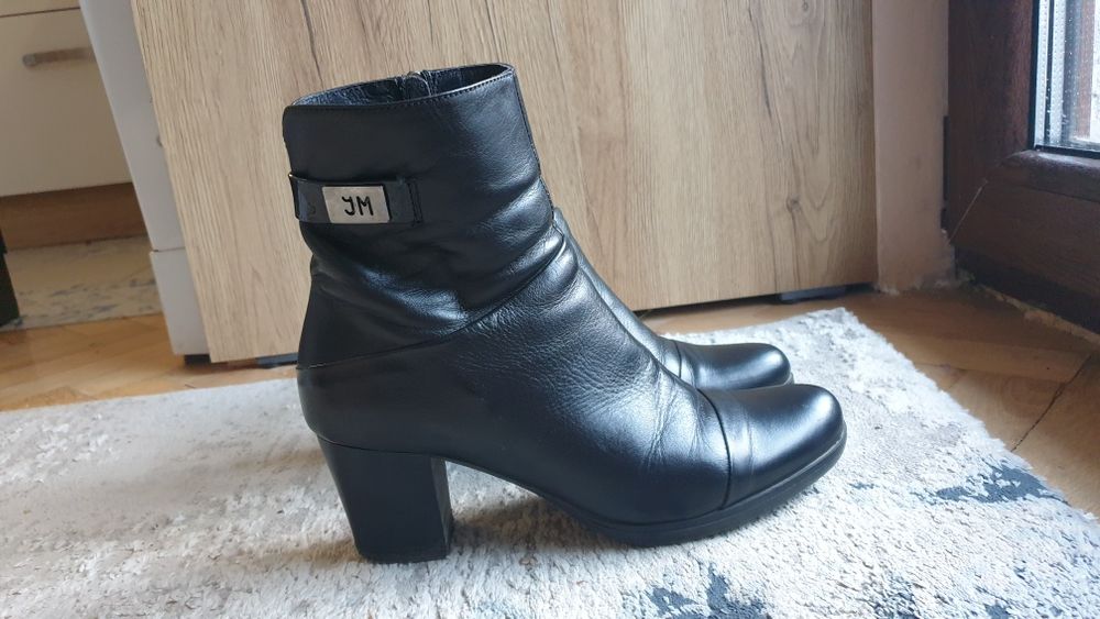 Боти от естествена кожа