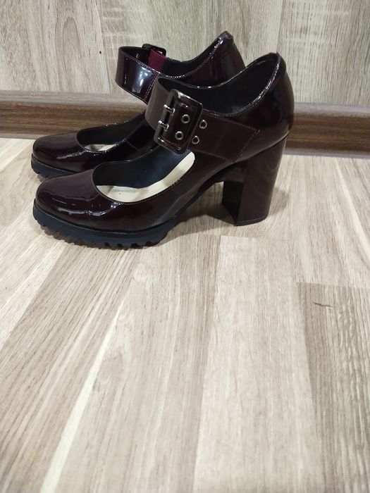 Шикарные туфельки 36-37 р