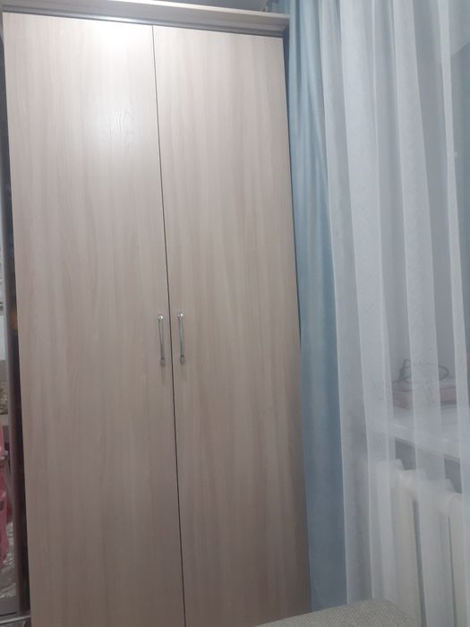 Двухдверный шкаф